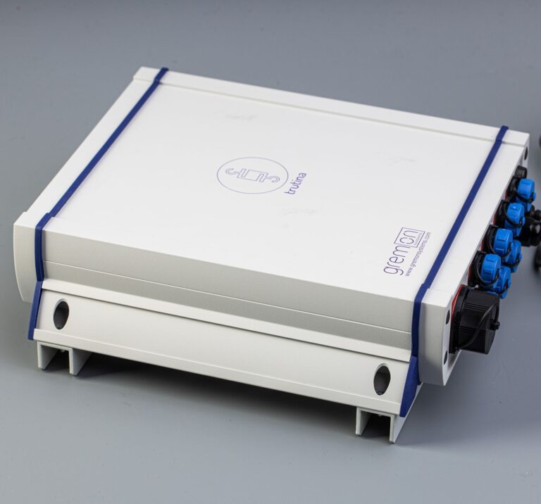 Gremon Systems Trutina electronic weighing unit with grey housing and blue sensor connectors